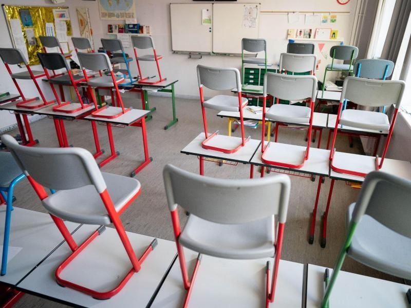 Seit Wochen stehen die Klassenzimmer in Deutschland leer. Foto: Kay Nietfeld/dpa
