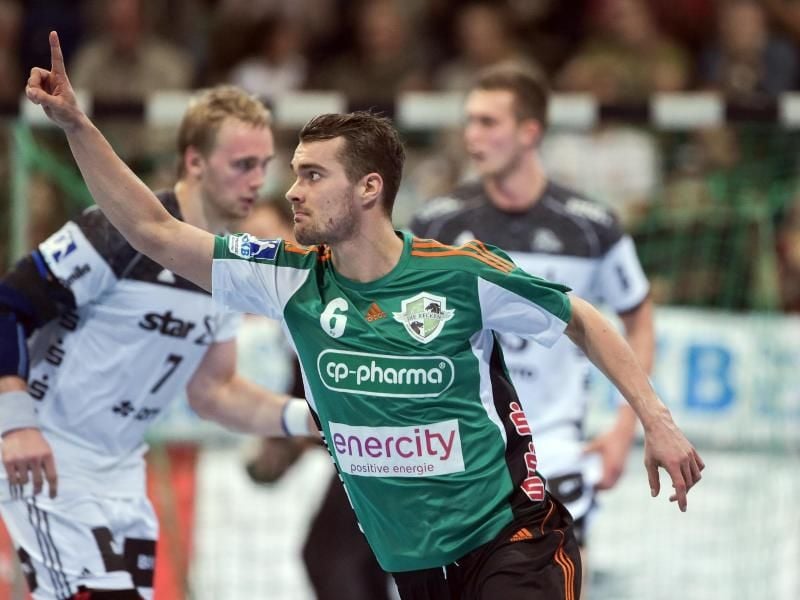 Hannovers Casper Mortensen erzielte beim Sieg gegen Hüttenberg acht Tore. Foto: Silas Stein