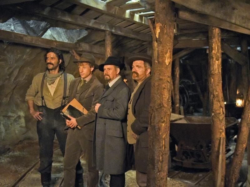 Die Schauspieler: Pasquale Aleardi (l-r), Cornelius Obonya, Joachim Król und Maxim Mehmet. Foto: Henning Kaiser