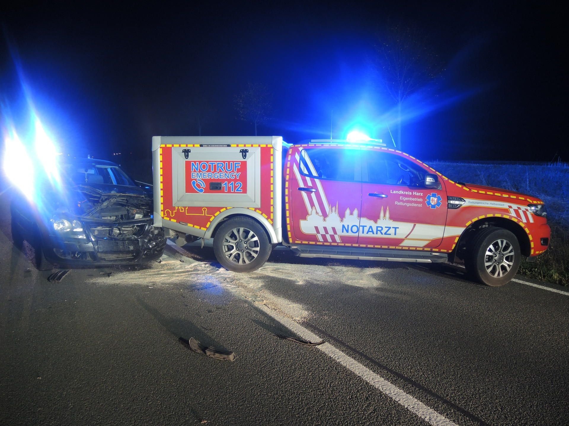 Eine 26-Jährige aus Osterwieck ist mit ihrem Polo in einen Notarztwagen gefahren.