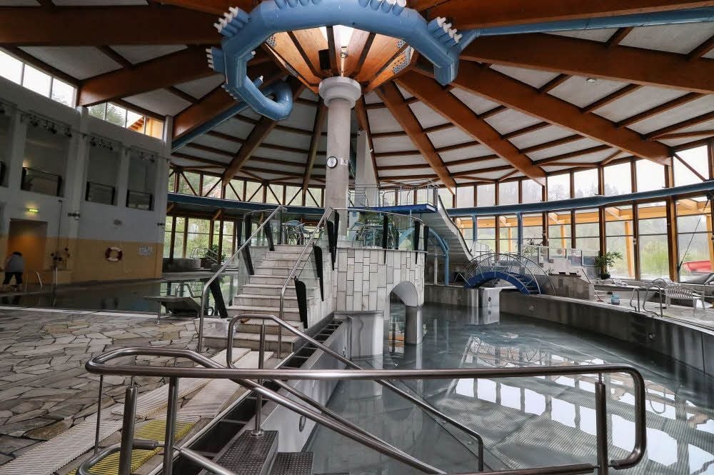 Derzeit wird die „Thyragrotte“ gewartet und vieles neu gemacht. Die Wände zum Beispiel leuchten jetzt in gelb und orange.