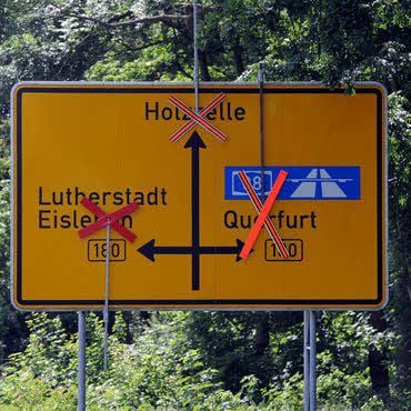 Die B 180 bei Eisleben ist gesperrt. Das wird auch angezeigt.