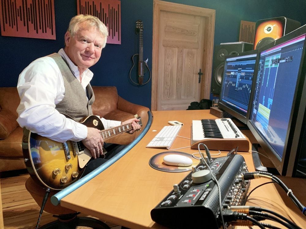 Oscar Pixner hat vor kurzem zwei Preise der deutschen Rock und Popstiftung für seine selbst komponierten Werke erhalten. Vor kurzem ist er mit seiner Ehefrau nach Rahnsdorf gezogen und will nun von dort aus durchstarten.