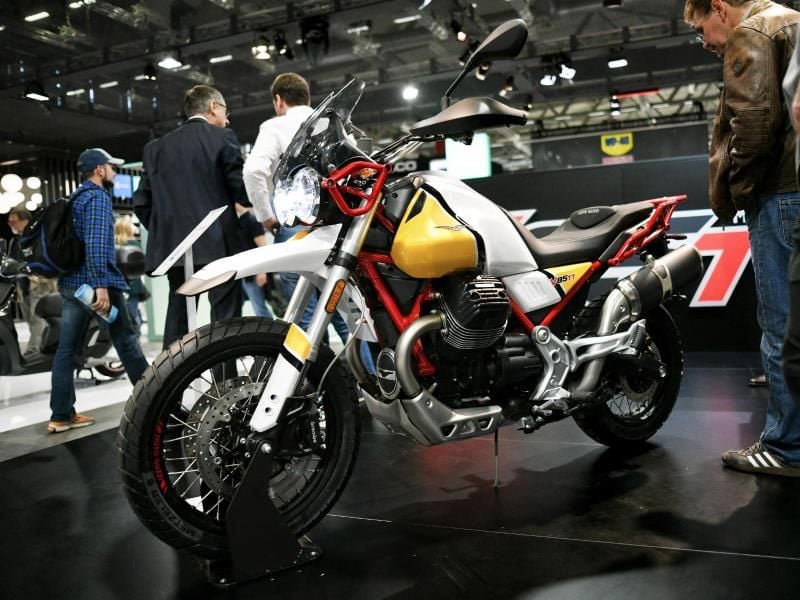 Rustikale Rallye-Optik: die neue Reise-Enduro V85 TT von Moto Guzzi. Foto: Henning Kaiser