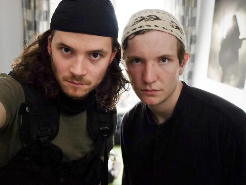 „Macht Euch keine Sorgen” mit Falk (Tilman Pörzgen, l) und Jakob (Leonard Carow, r). Foto: Michael Kotschie/WDR