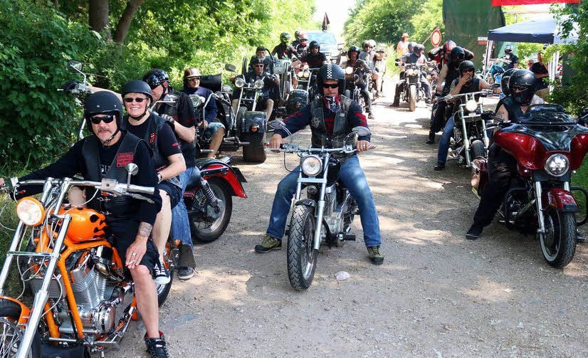 An der Ausfahrt durch die Altkreise Bernburg und Köthen beteiligten sich rund 90 Biker.