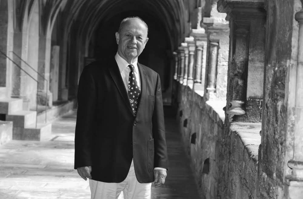 Im Alter von 81 Jahren ist der Dechant der Vereinigten Domstifter sowie frühere Naumburger Oberbürgermeister Curt Becker am Dienstag in Naumburg gestorben. Außerdem hatte er als Minister und Landtagsabgeordneter gewirkt.