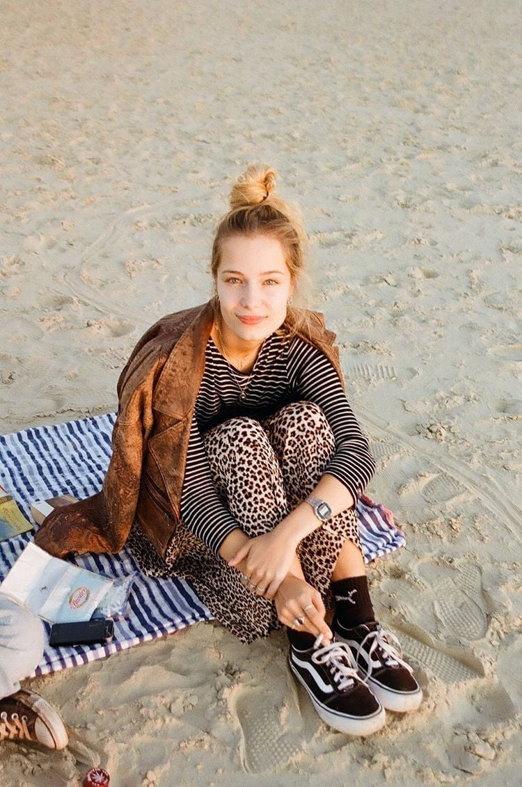 Uma Sostmann in Tel Aviv am Strand: Sie hat sich sicher gefühlt, doch dann kam das Coronavirus.