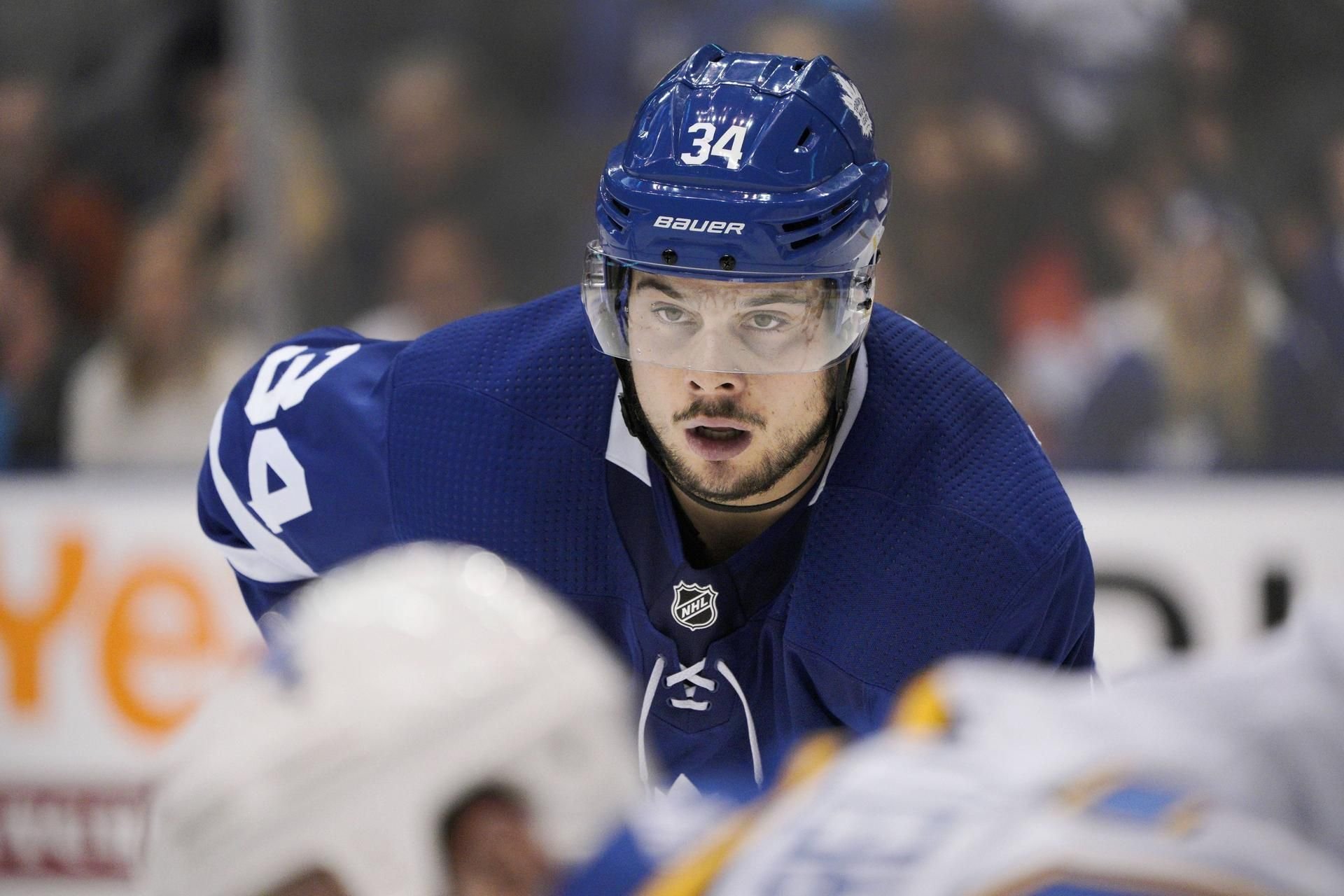 Eishockey-Star Auston Matthews von Toronto Maple Leafs steigt zu einem der Rekordverdiener in der NHL auf.