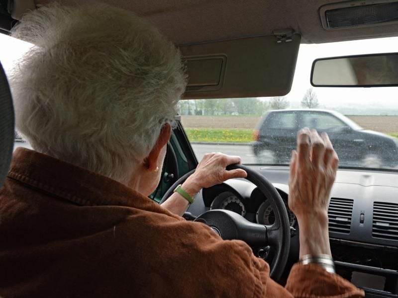 Für Ärzte und Angehörige sei die Frage, ob ein Demenzkranker Autofahren kann, eine „sehr konfliktträchtige Situation”, so Helga Schneider-Schelte von der Deutschen Alzheimer Gesellschaft. Foto: Felix Kästle