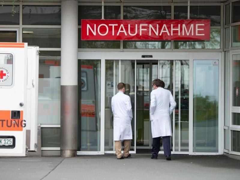 Bei akuten Verletzungen müssen Patienten nicht zwangsläufig zur Notaufnahme eines Krankenhauses. Bei leichteren Blessuren helfen auch niedergelassene Ärzte. Foto: Armin Weigel