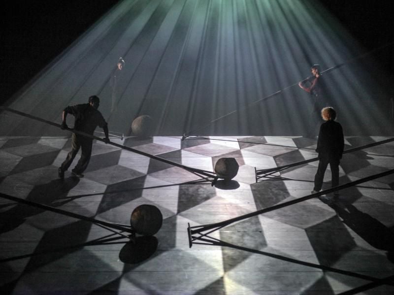 Szene aus dem Stück von Heiner Goebbels. Foto: Thanasis Deligiannis/Bolton & Quinn Ltd