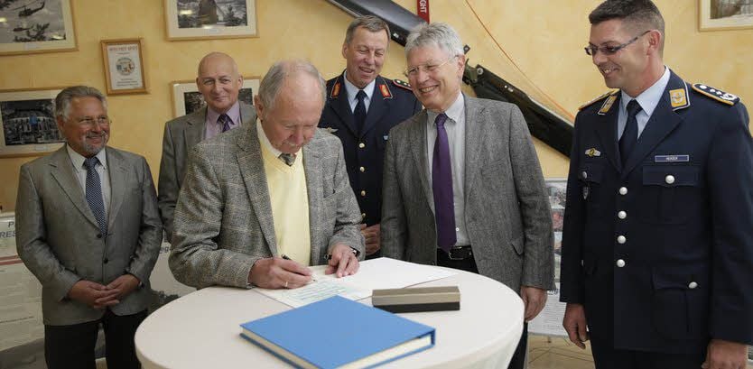 Hoher Besuch im Fliegerhorst Holzdorf