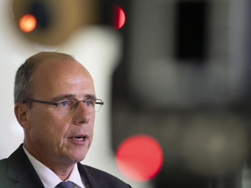 Peter Beuth (CDU), Innenminister von Hessen, spricht. Foto: Boris Roessler/dpa