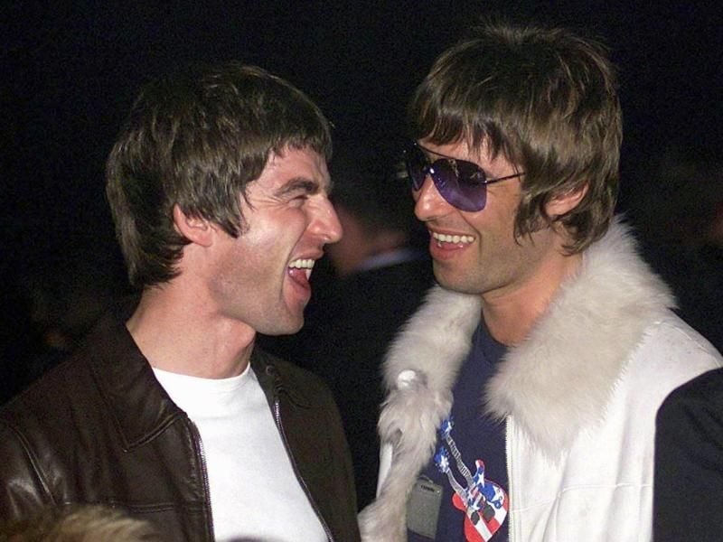 Ein Bild aus besseren Zeiten: Die Brüder Noel (l) und Liam Gallagher sind sich heute alles andere als nah. Foto: Sean Dempsey/PA