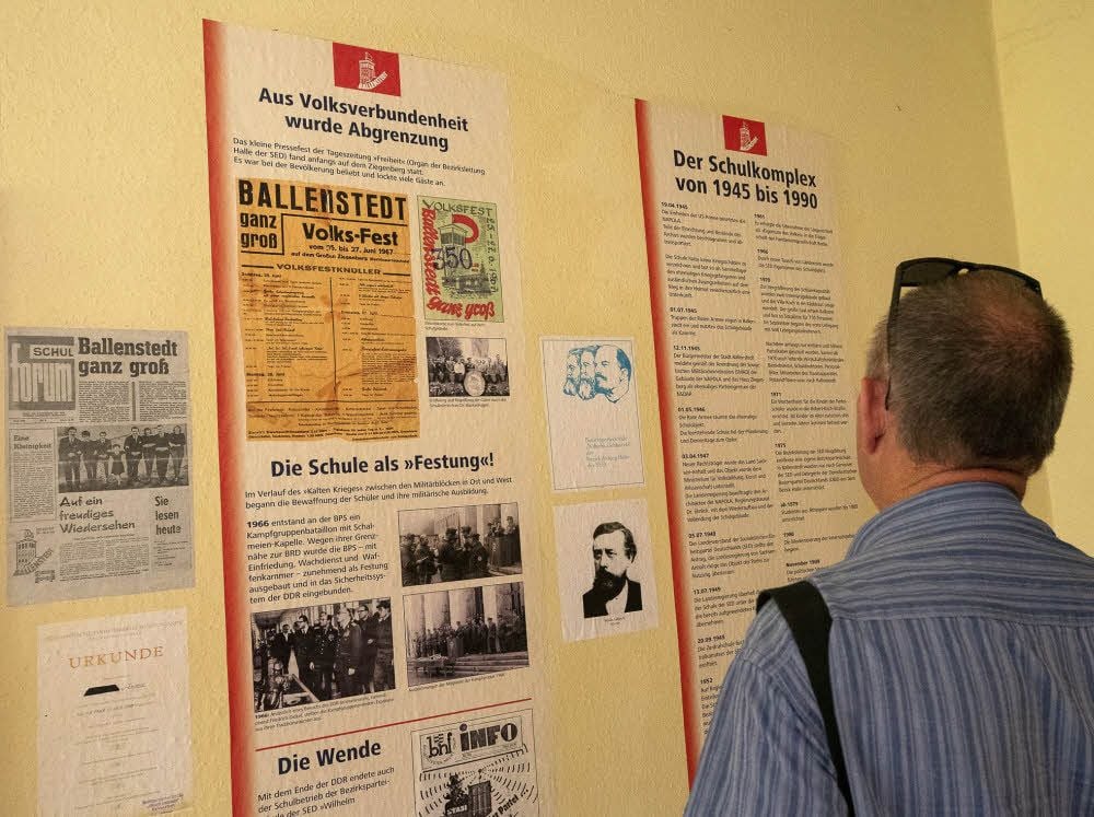 Eine Ausstellung zeigt die Geschichte des Ziegenbergs vor und nach 1945.