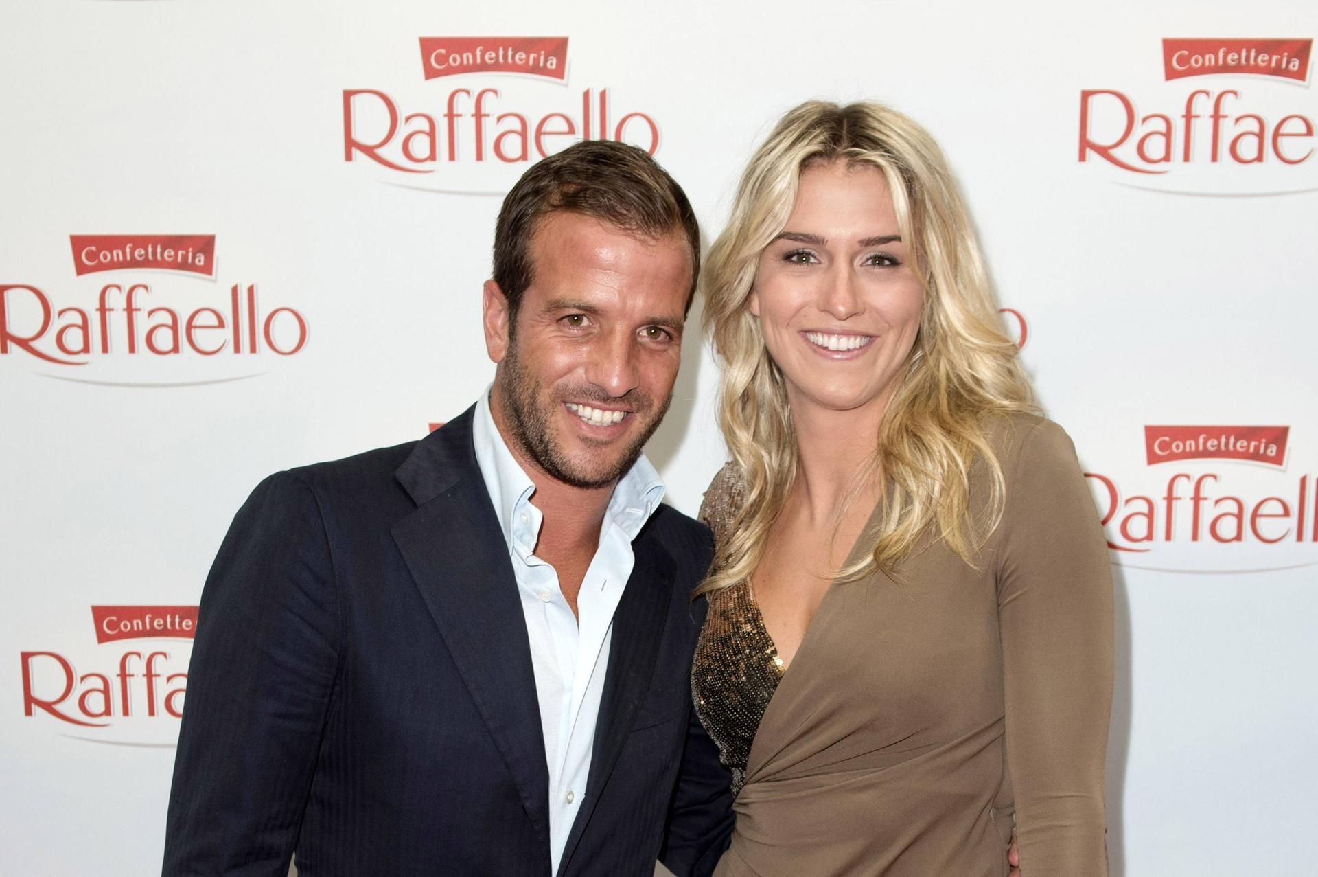 Ex-Fußball-Star Rafael van der Vaart mit seiner Lebensgefährtin, der niederländischen Handball-Nationalspielerin Estevana Polman.