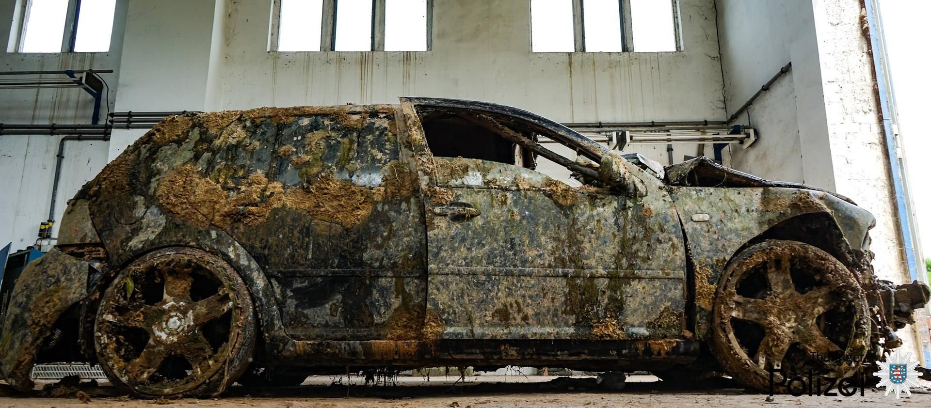 Das Auto wurde nach sieben Jahren geborgen.