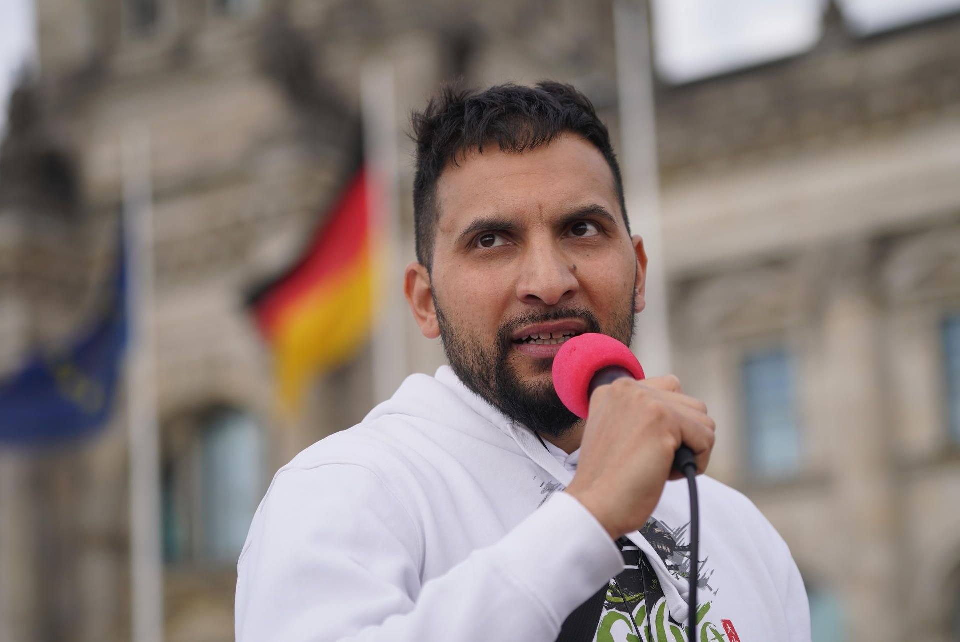 Für die einen Regierungskritiker, für die anderen Verschwörungsideologe: Attila Hildmann