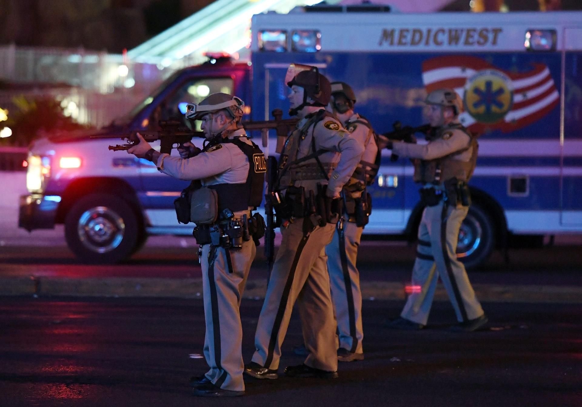 Schussbereite Polizisten in Las Vegas