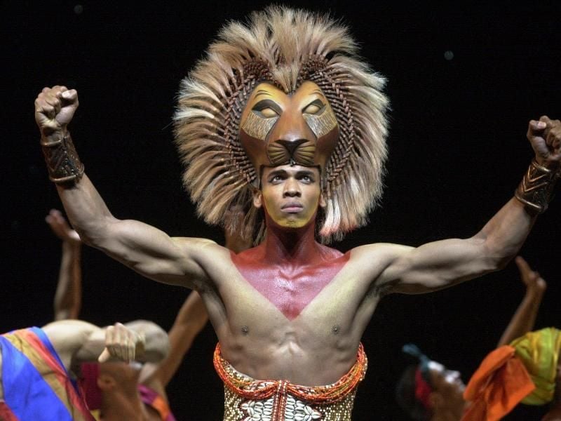 Einer der Hauptdarsteller des Musicals "König der Löwen" 2001 in Hamburg. Foto: Ulrich Perrey