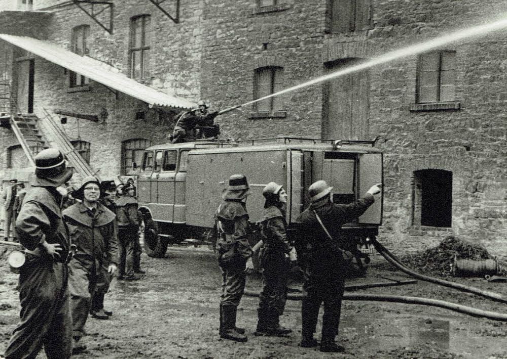 Die Löscharbeiten dauerten drei Stunden.