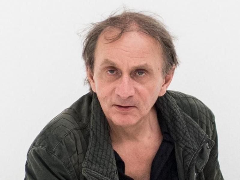 Michel Houellebecq hat Carla Bruni zu seiner Hochzeit eingeladen. Foto: Ennio Leanza/Keytsone
