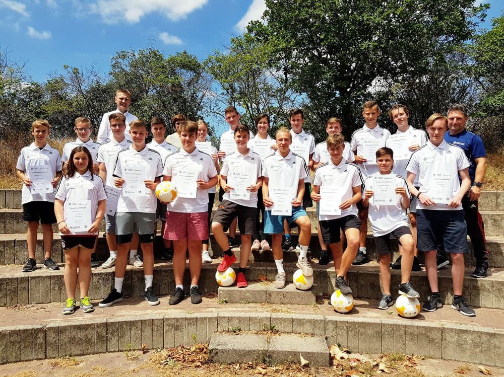 21 Schüler des Jessener Gymnasiums haben ihre Ausbildung zum Nachwuchstrainer erfolgreich abgeschlossen.