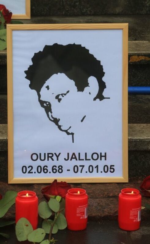 Zum Todestag Oury Jallohs gibt es regelmäßige Gedenken. Er starb 2005 in einer Dessauer Polizeizelle.