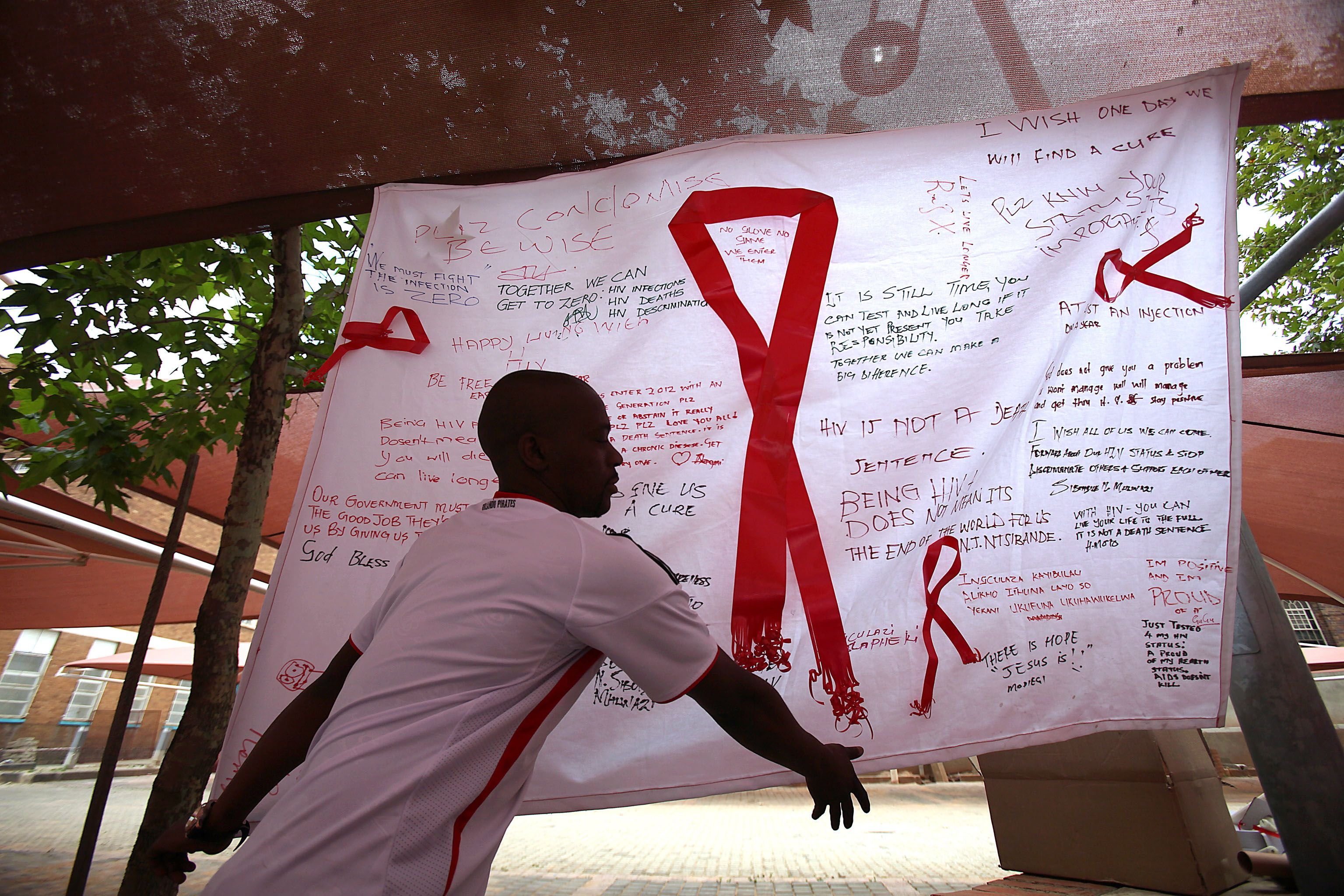 Menschen müssen über HIV besser informiert werden.