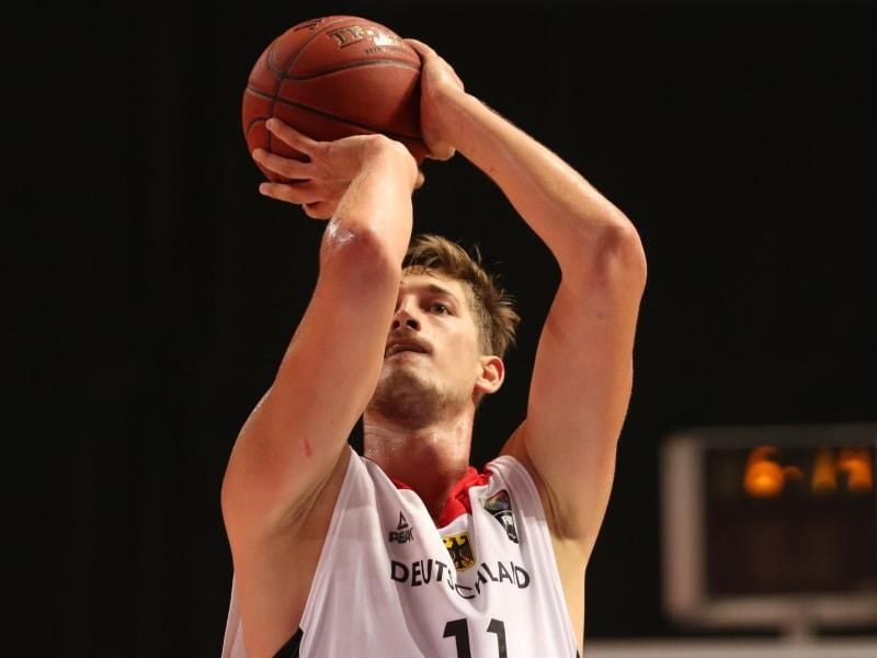 Fehlt den deutschen Basketballern vorerst: Center Tibor Pleiß. Foto: Ina Fassbender