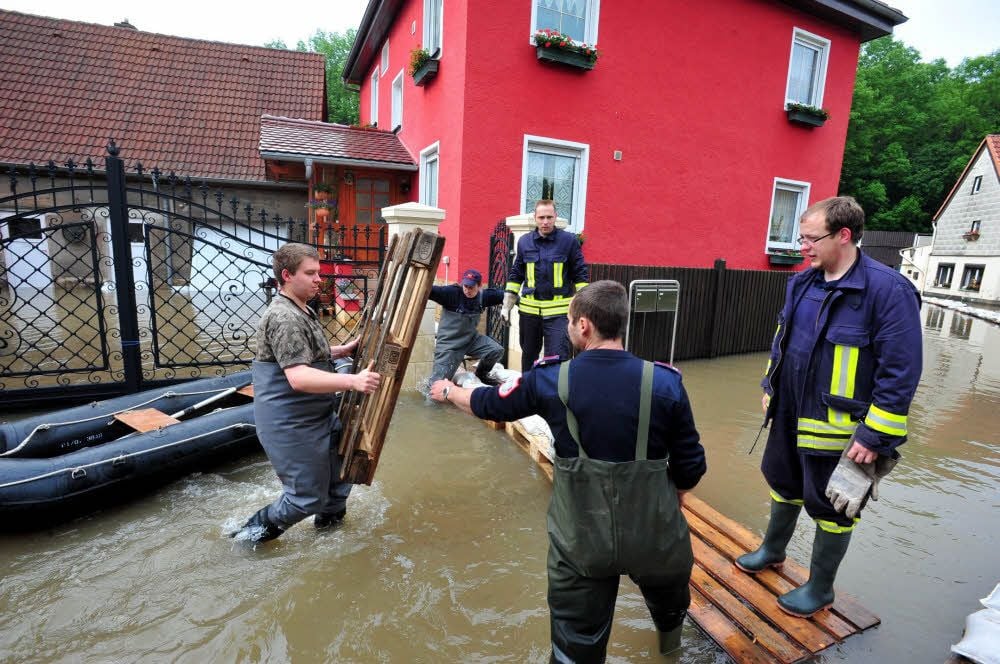 Für ihr beherztes Engagement während der Flut 2013 sind die Dehlitzer den freiwilligen Feuerwehren aus Lützen bis heute dankbar.