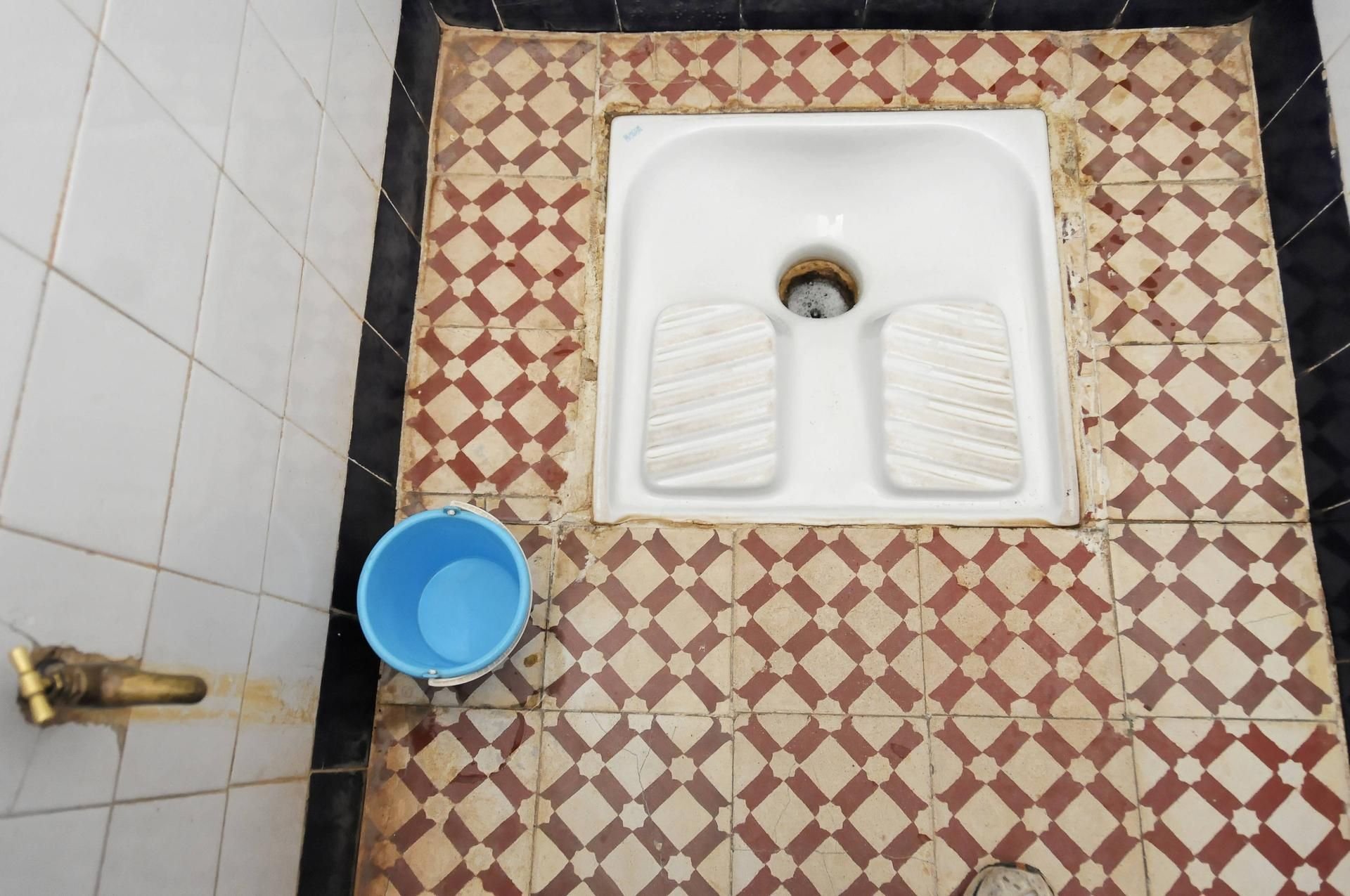 Eine solche Toilette, wie sie zum Beispiel in Marokko üblich ist, soll im Kölner Bürgerzentrum eingebaut werden.