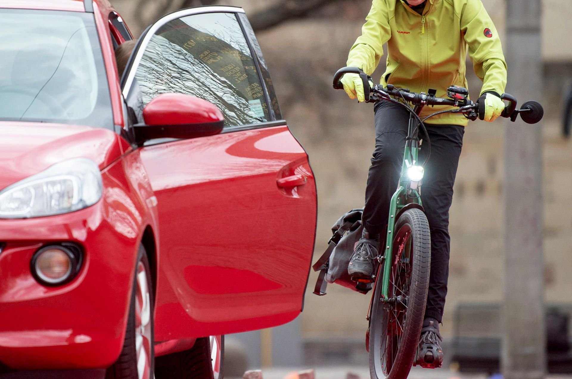 Alptraum Dooring-Unfall: Solche brenzligen Situationen haben schon viele Radfahrer erlebt.