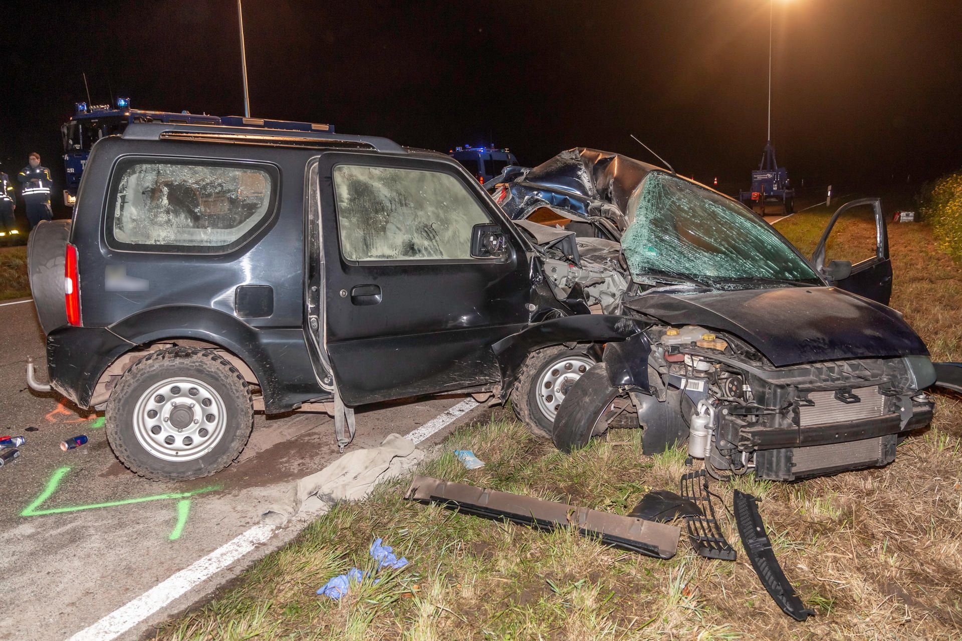 Sinzheim: Zwei Fahrzeuge sind nach einem Unfall völlig zerstört.
