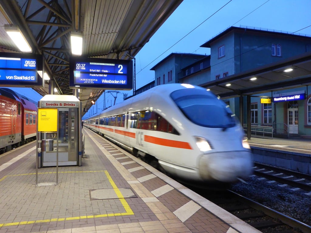 Fünfmal täglich geht es laut neuem Fahrplan der Bahn jetzt wieder von Naumburg aus nach Nürnberg und Leipzig. Ebenfalls von dem neuen Angebot profitieren die Weißenfelser.