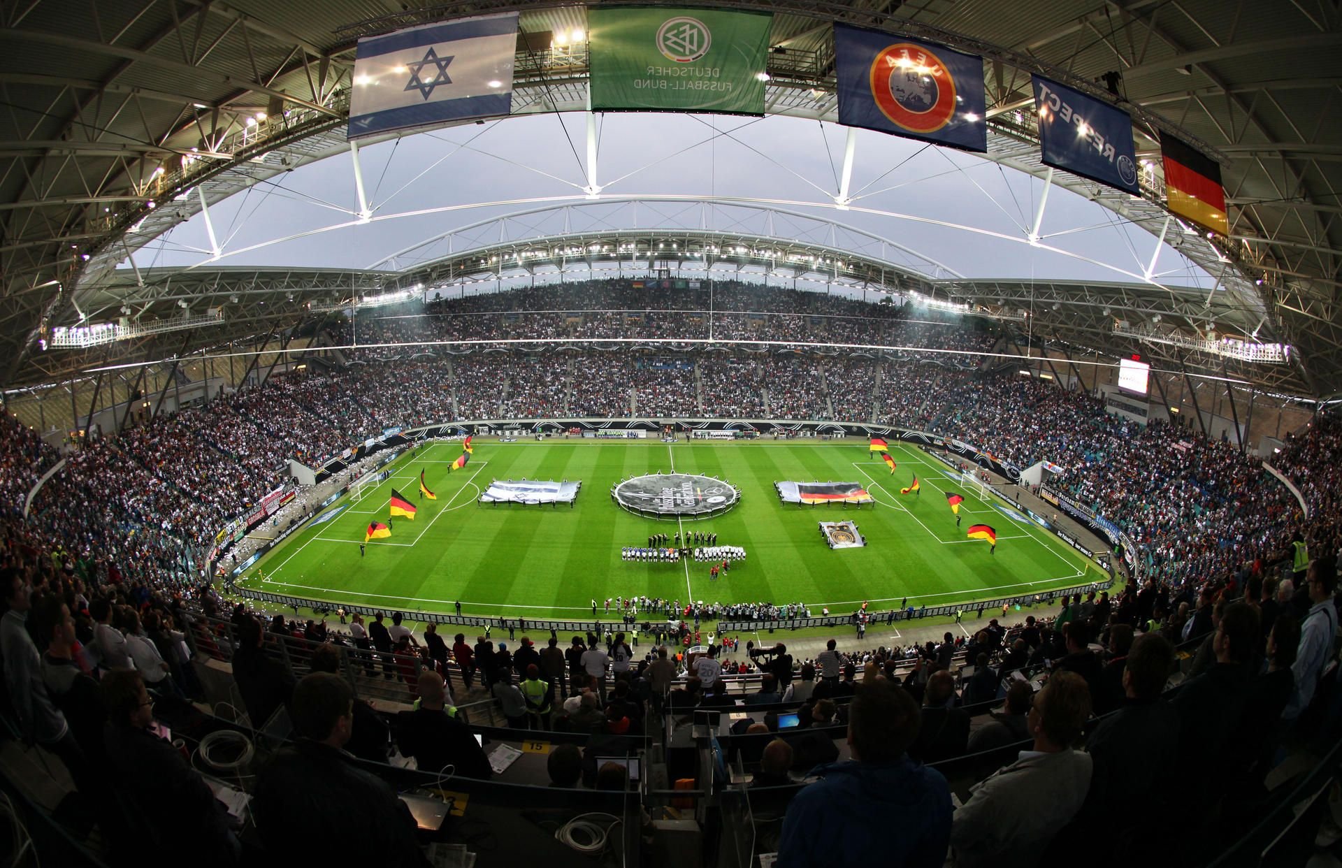 In Leipzig werden 2024 vier EM-Partien ausgetragen. Davon will auch Halle profitieren.