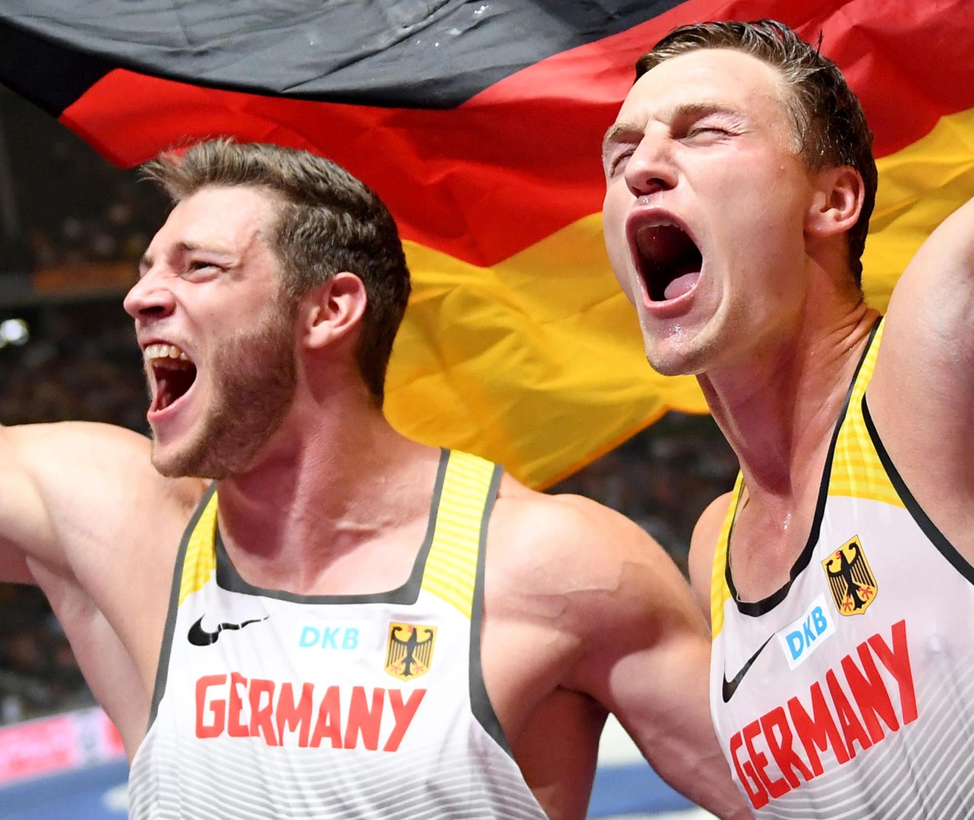 Thomas Röhler (r) aus Deutschland jubelt über Gold mit Silbermedaillengewinner Andreas Hofmann (l) aus Deutschland.