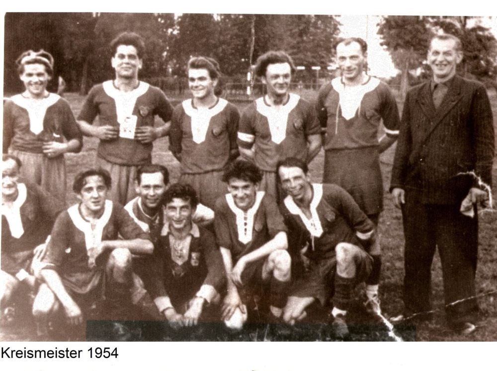 Diese Prettiner Mannschaft wird 1954 Kreismeister.