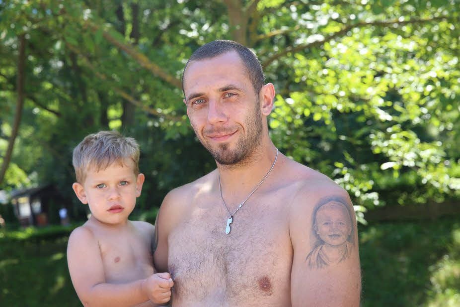 Matthias Franke mit Sohn Mailo: Sein Gesicht soll unter das seines Bruders.