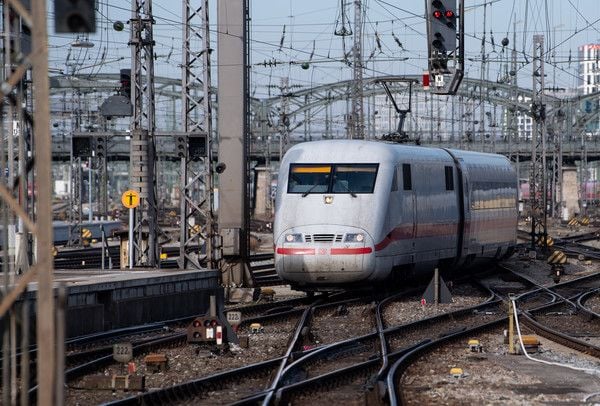 Laut der Deutschen Bahn sind die Fernzüge aktuell mehr ausgelastet, als im ersten Teil-Lockdown.