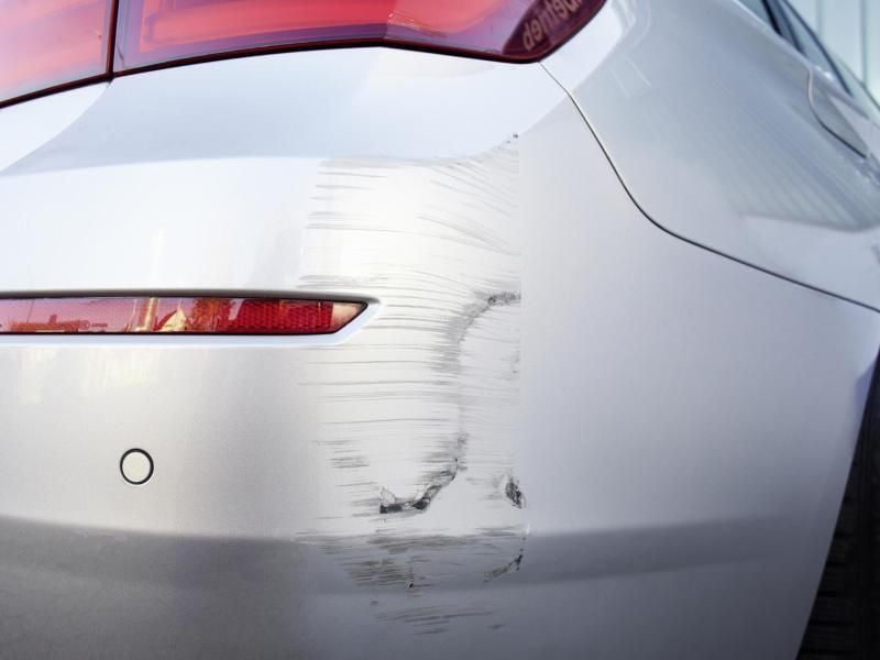 Nur ein Bagatellschaden? Auch bei kleinen Unfällen muss oft die Schuldfrage geklärt werden. Dann ist es sinnvoll, die Polizei einzubeziehen. Foto: Huk-Coburg