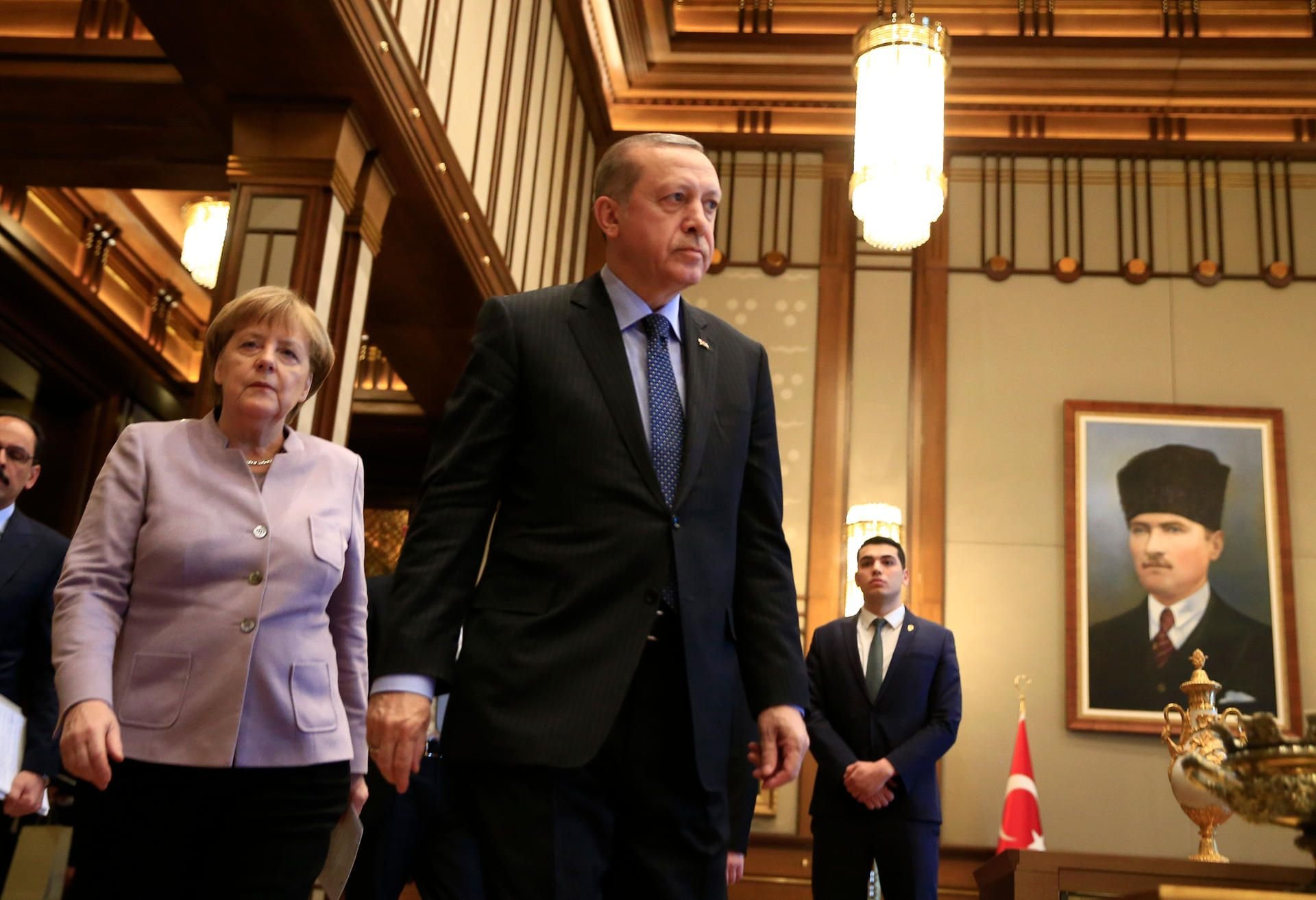 Die Verhältnisse zwischen Bundeskanzlerin Angela Merkel und dem türkischen Präsidenten Recep Tayyip Erdogan werden vor weitere Belastungsproben gestellt.