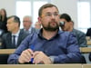 Der AfD-Abgeordnete Volker Olenicak im Plenarsaal vom Landtag in Magdeburg.