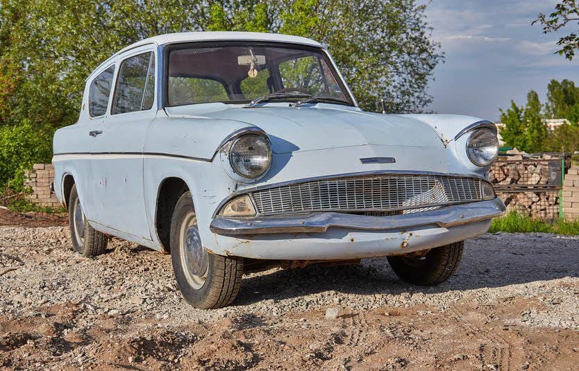 Ein bisschen Patina hat der Ford Anglia aus Griechenland schon.