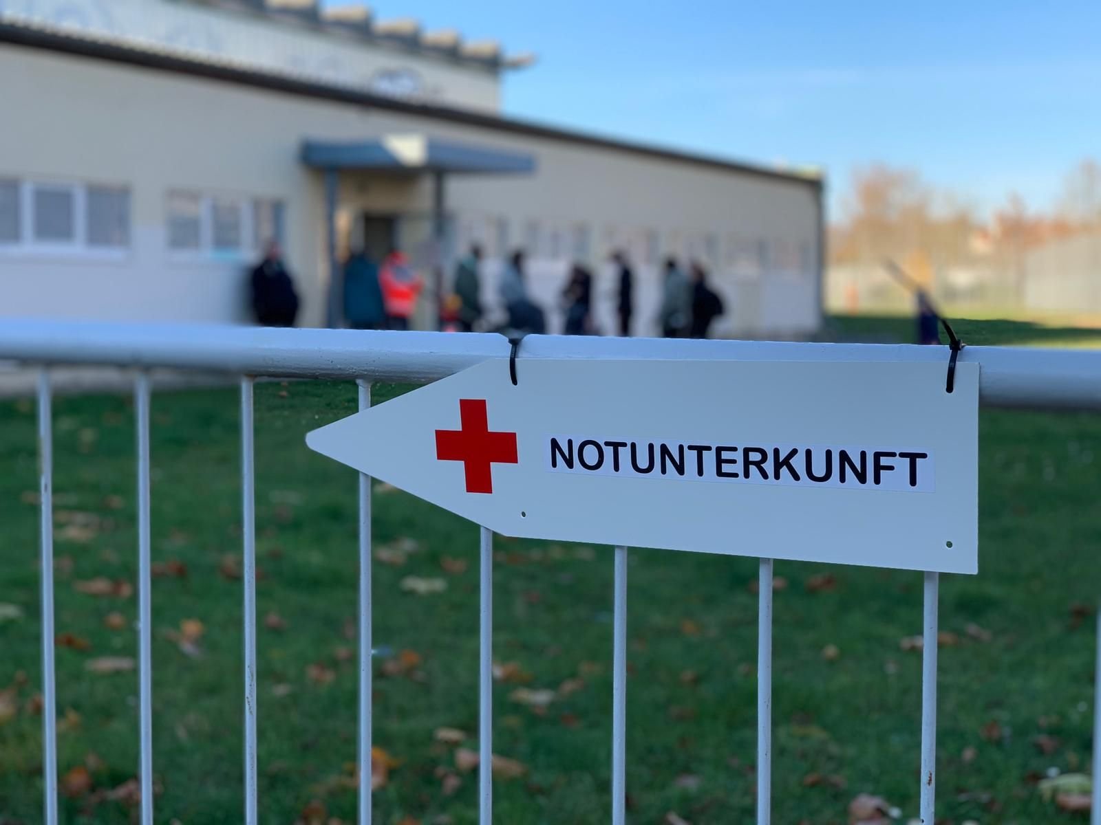 Notunterkunft in der Grundschule „Silberwald“ in der Roßlauer Straße