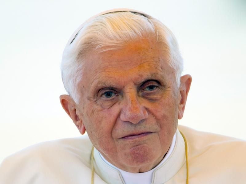 Benedikt XVI. 2011 auf dem Flughafen in Zagreb. (Archivbild)