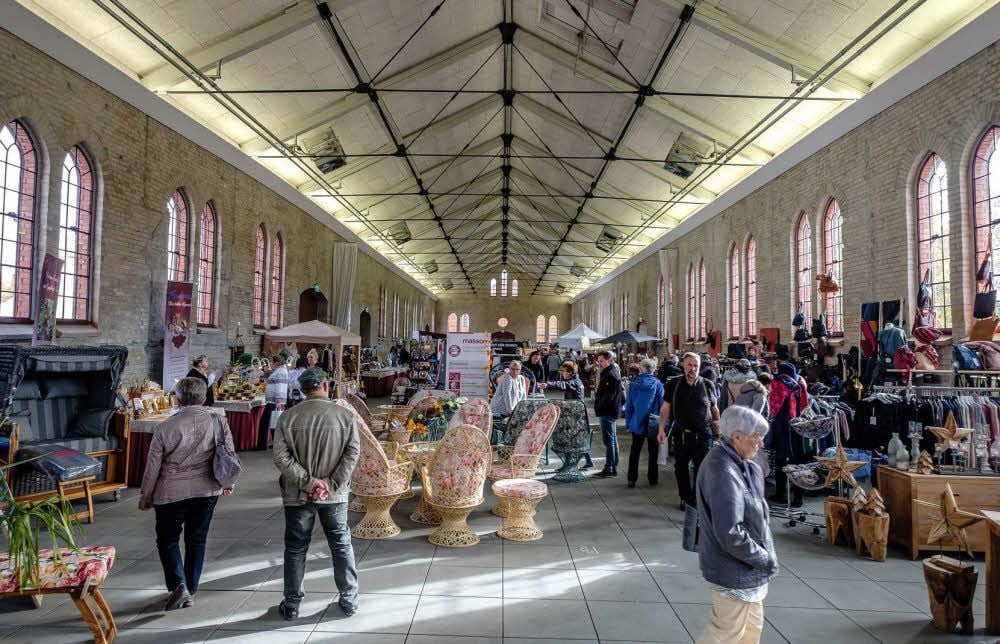 Zahlreiche Besucher fanden den Weg in die Exerzierhalle zum „Herbstzauber“.