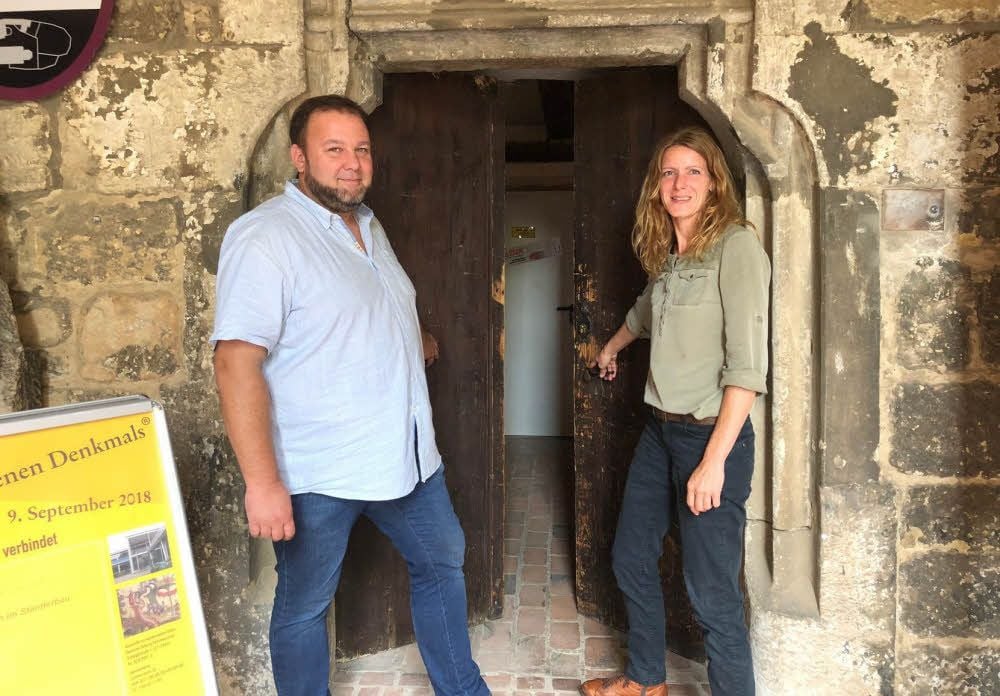 Öffnen die Tür zu sonst nicht zugänglichen Räumen des Schlosses: Architektin Grit Janek und Christian Müller, Sammlungsleiter Städtische Museen.