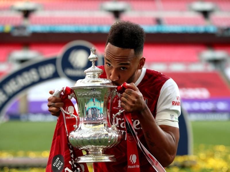 Pierre-Emerick Aubameyang feiert den FA-Cup-Sieg mit dem FC Arsenal. Foto: Adam Davy/PA Wire/dpa